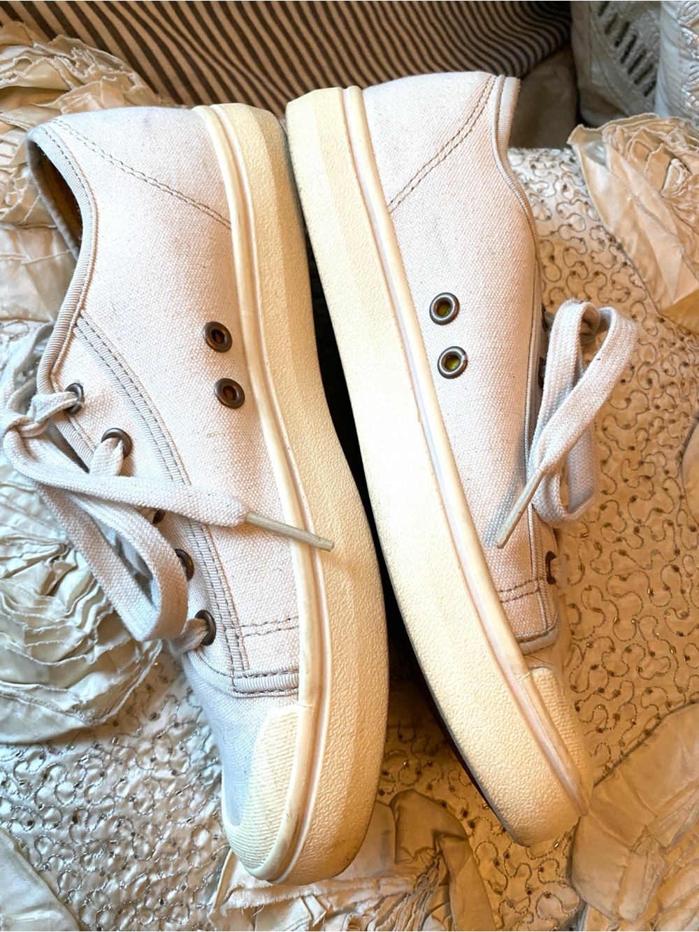 Keen Elsa White Canvas Casual Low Top Lace Front Sneakers Size 8 - Picture 6 of 14